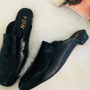 YDN Low heel Mules/ Slip on flats *REPOSH*